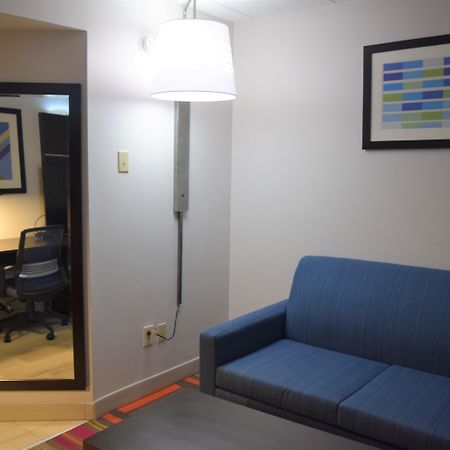 Holiday Inn Express Philadelphia Ne-Bensalem By Ihg Dış mekan fotoğraf