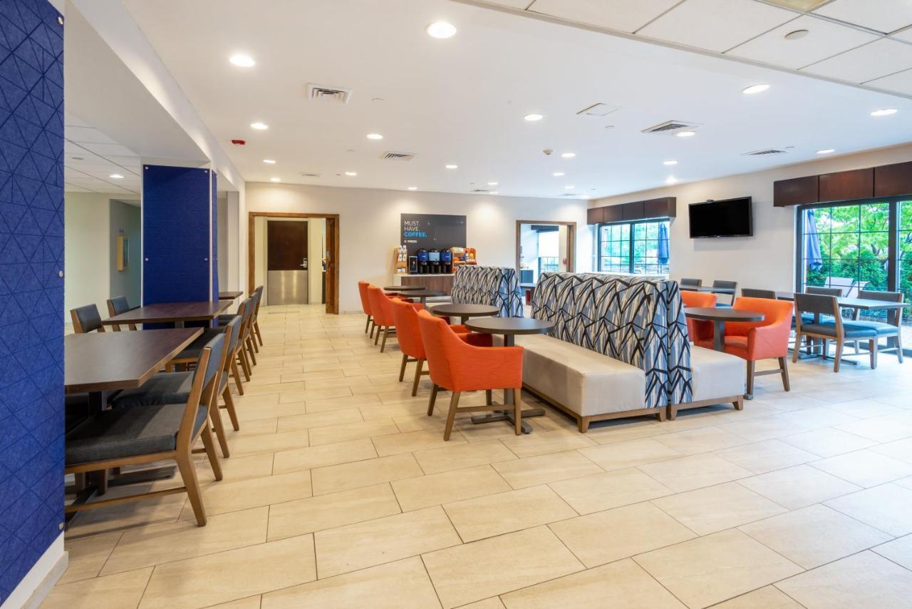 Holiday Inn Express Philadelphia Ne-Bensalem By Ihg Dış mekan fotoğraf