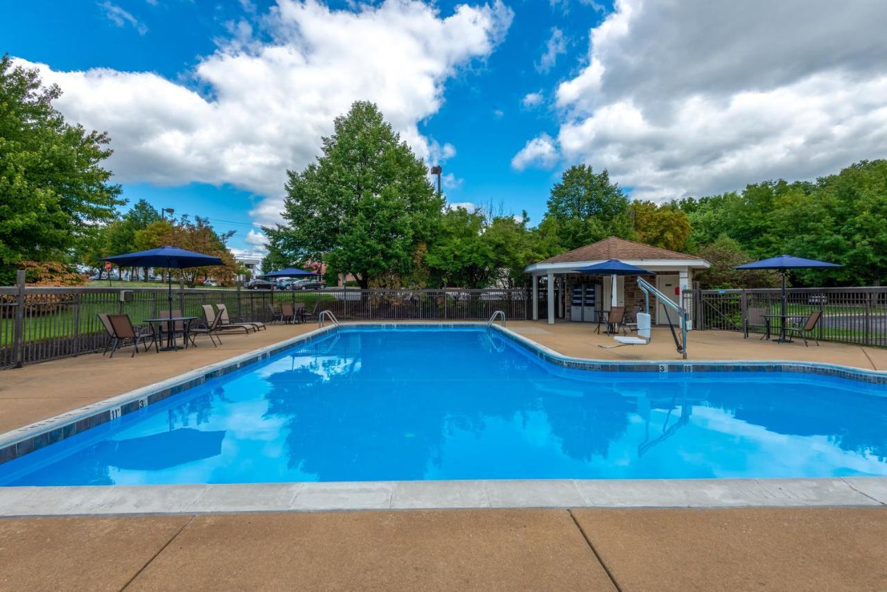 Holiday Inn Express Philadelphia Ne-Bensalem By Ihg Dış mekan fotoğraf